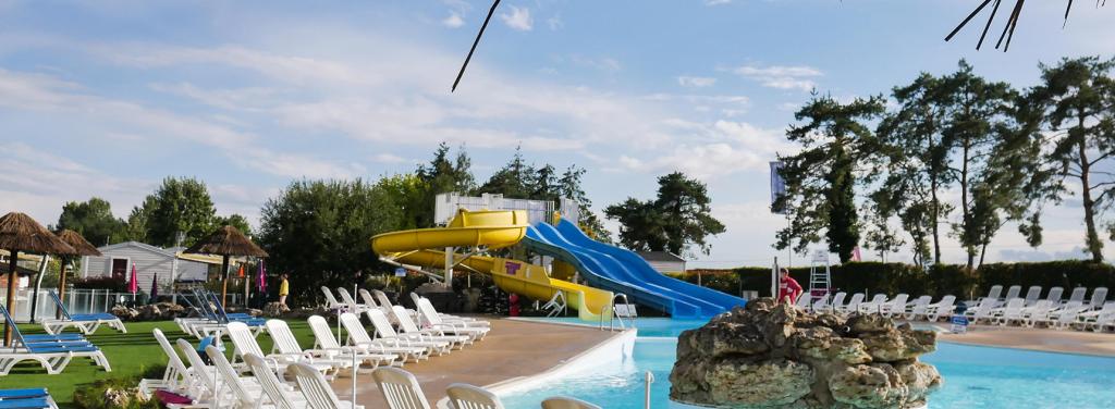 Piscine avec toboggan dans le Loir et Cher